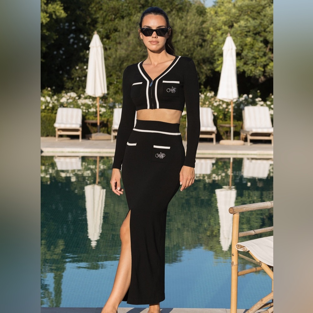 Wiski Knit long skirt with leg slit size small NEW